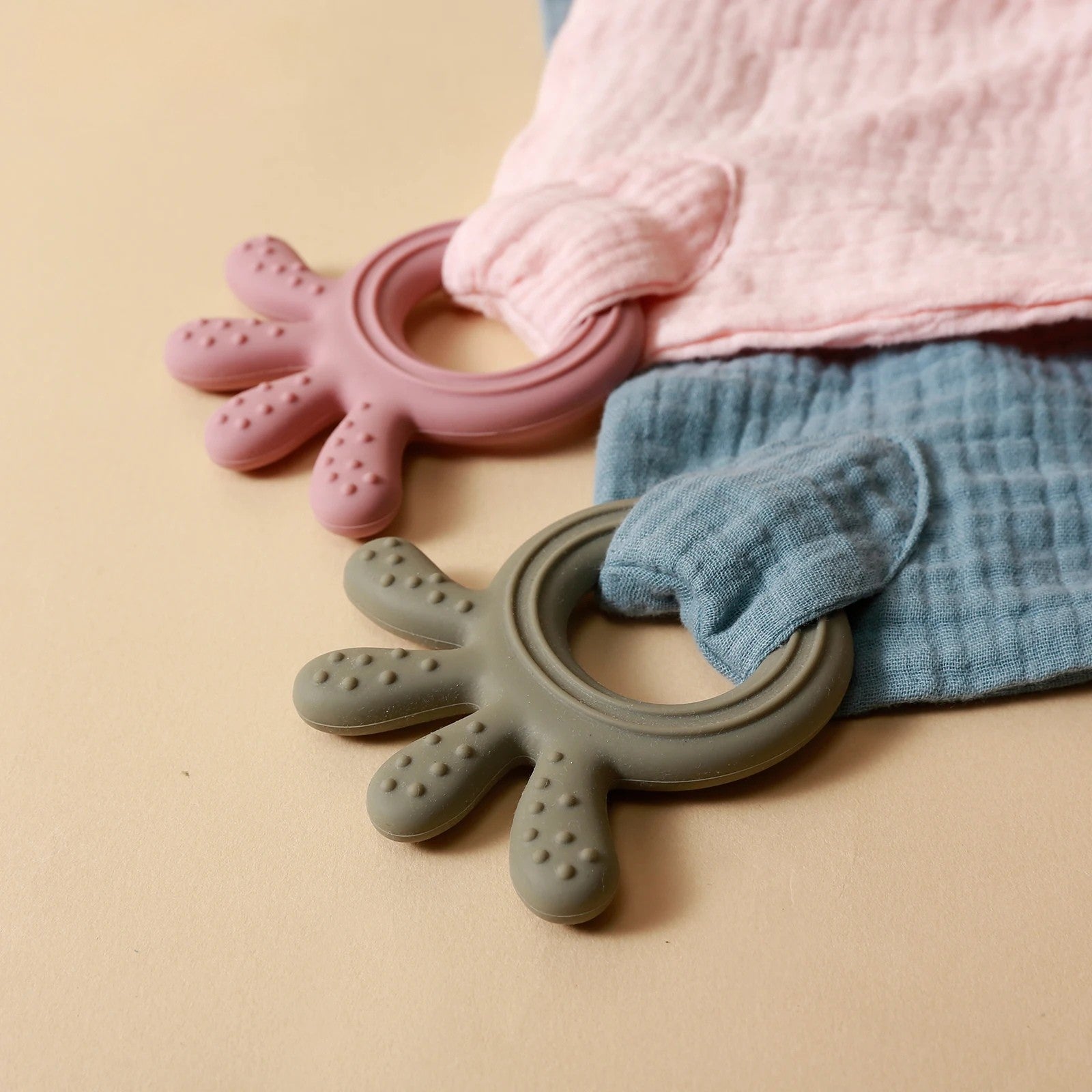 Baby Soother Bib for toddler