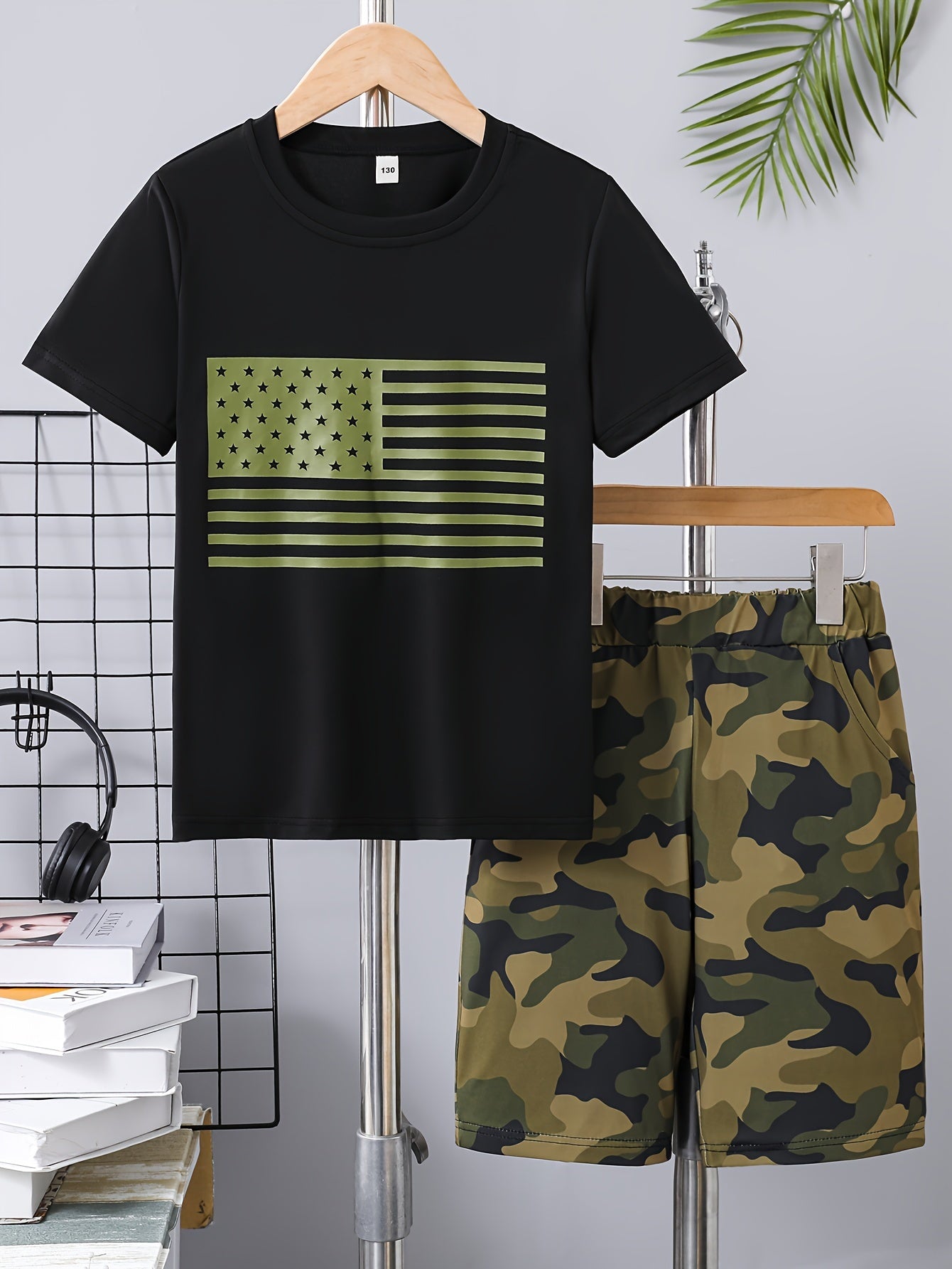 2pcs Boys Casual T-shirt & Camouflage Shorts Set