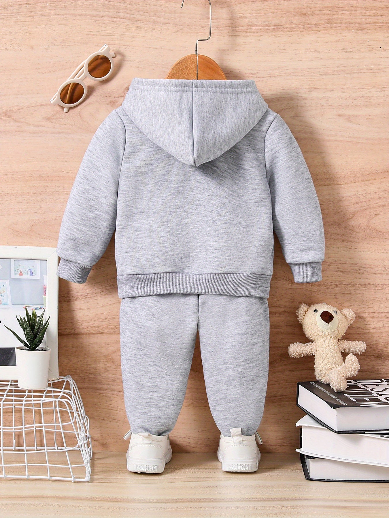 MOMSTAG 2pcs Boy's Football Print Hoodie + Pant Set