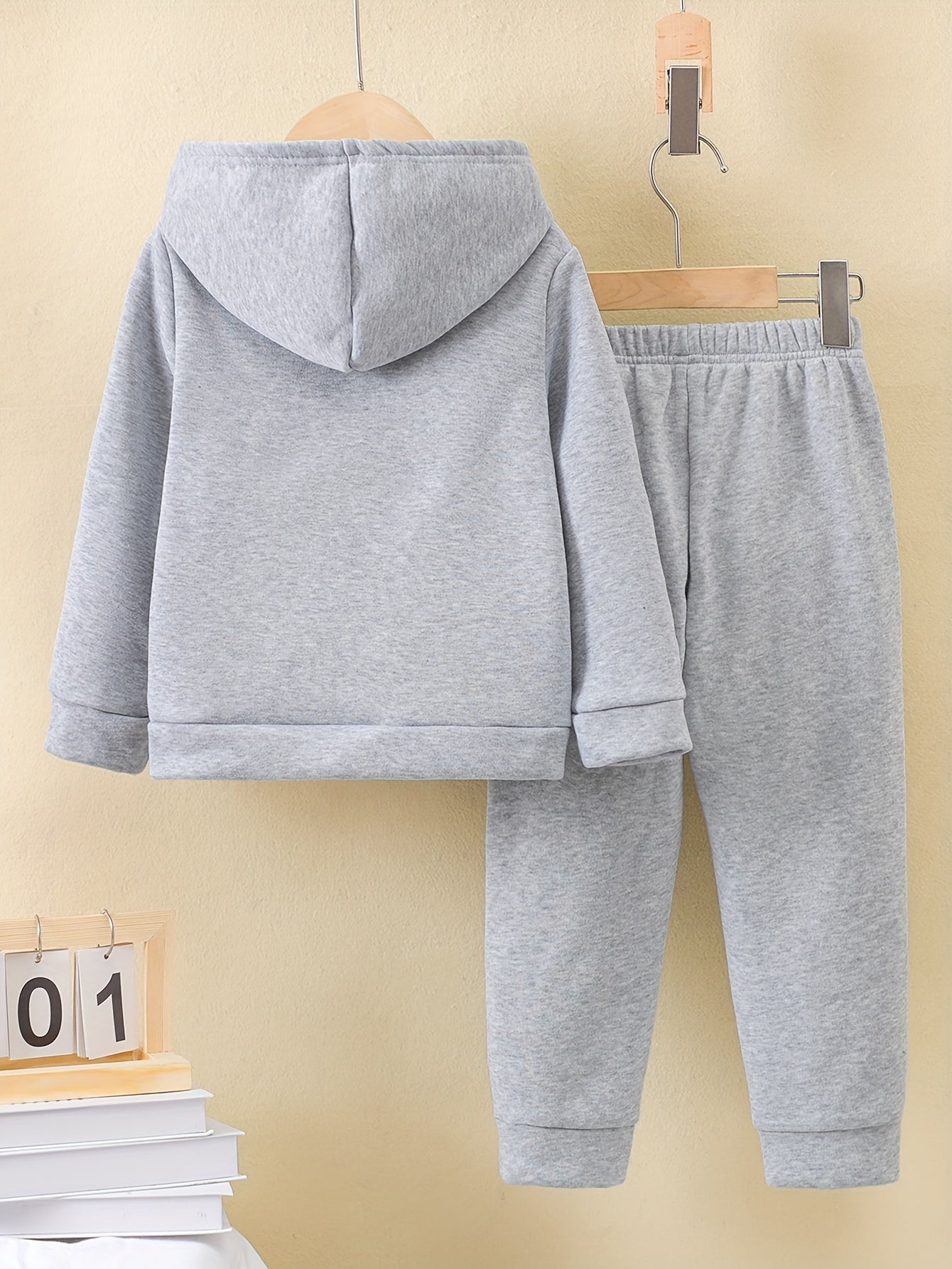 Boys Car Graphic Print Long Sleeve Hooded Sweatshirt + Sporty Pants